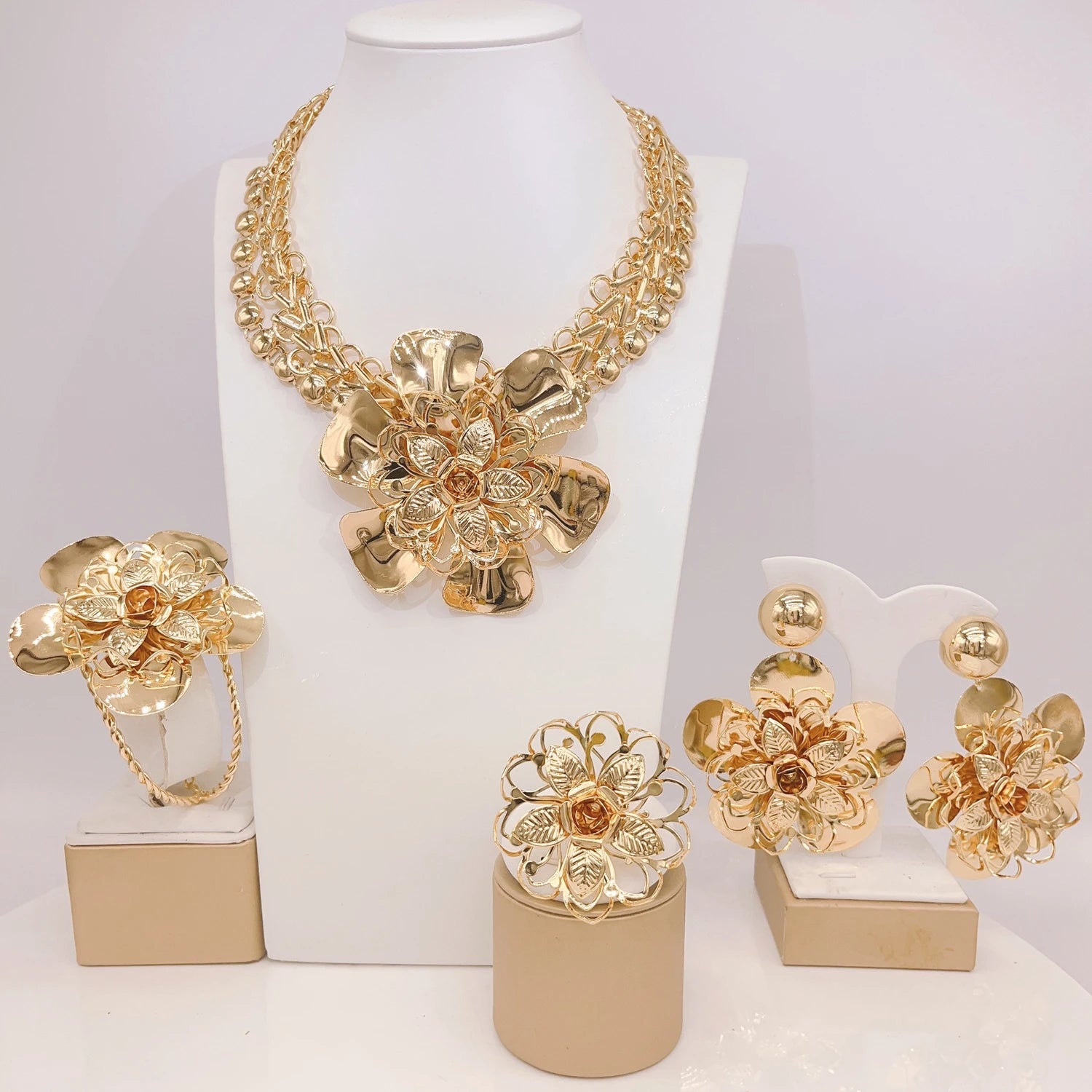 Parure Bijoux Fleur Plaqué Or 18K Femme — Collier, Boucles, Bracelet, Mariage