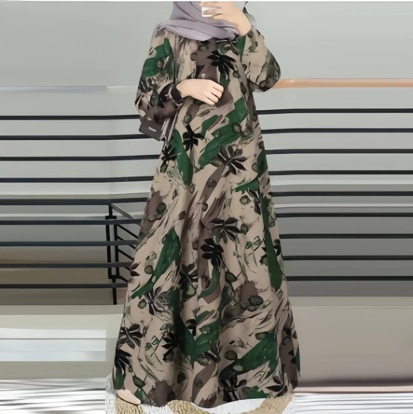 Robe Longue Femme Musulmane Manches Longues Col Rond Imprimée — Moyen-Orient