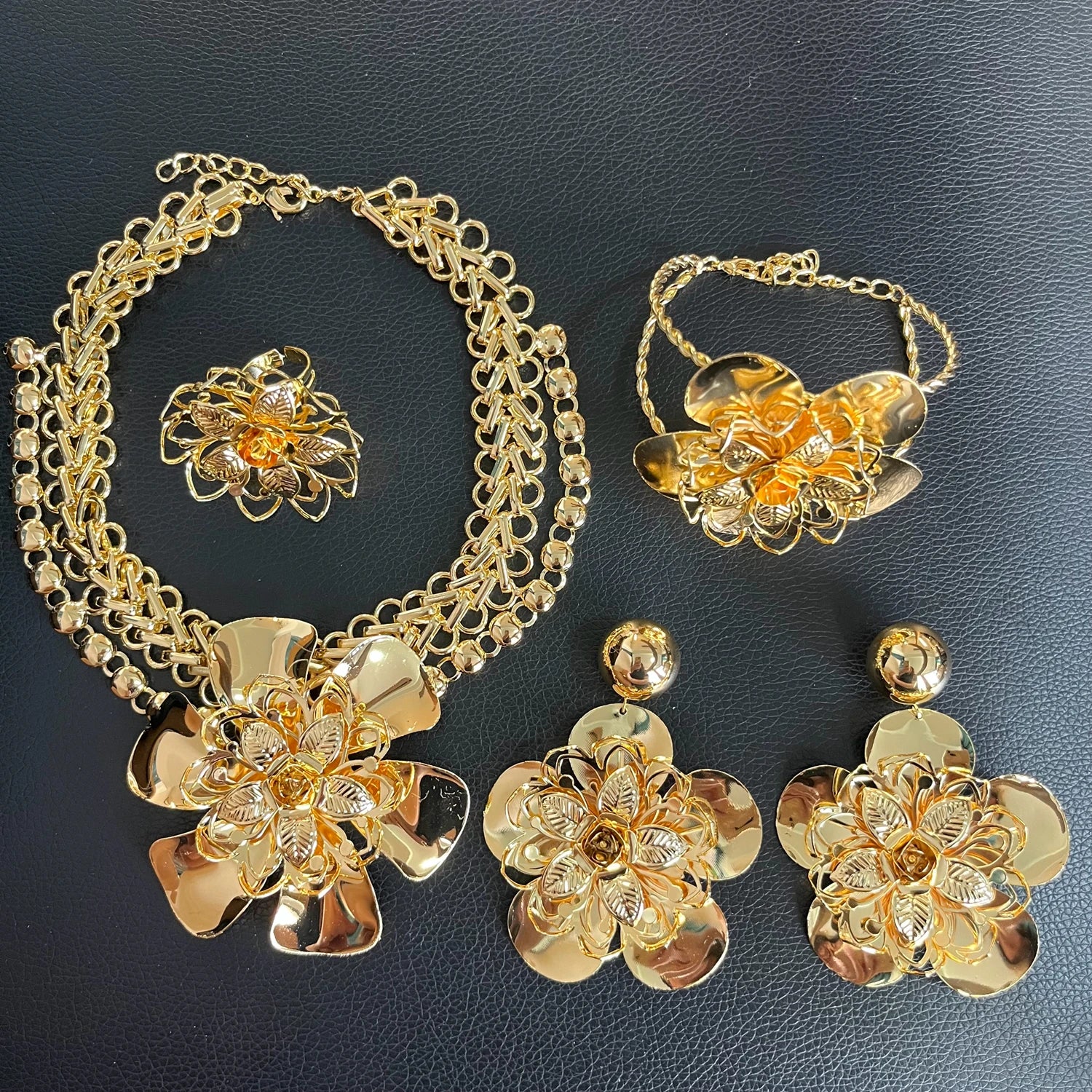 Parure Bijoux Fleur Plaqué Or 18K Femme — Collier, Boucles, Bracelet, Mariage