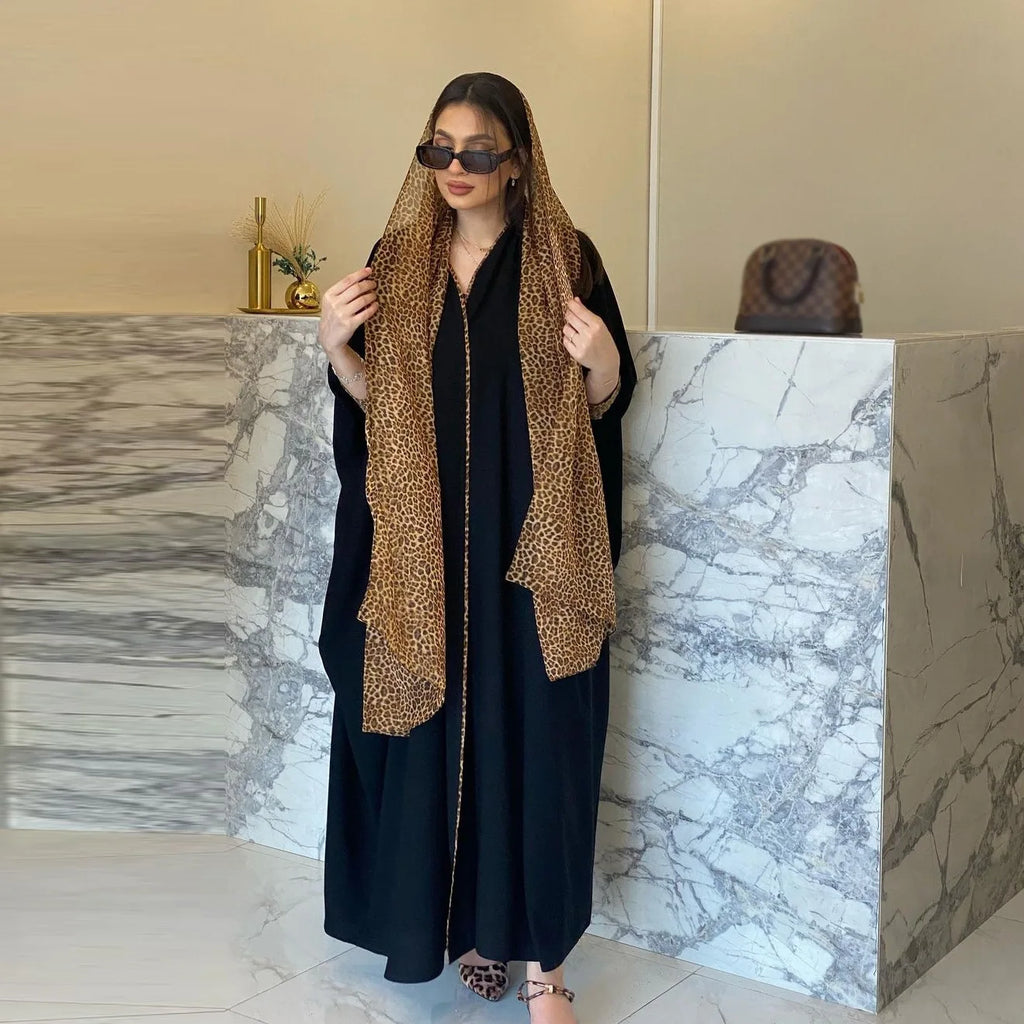 Abaya Noire Femme Turquie Dubai Imprimé Léopard avec Hijab — Col V Musulmane