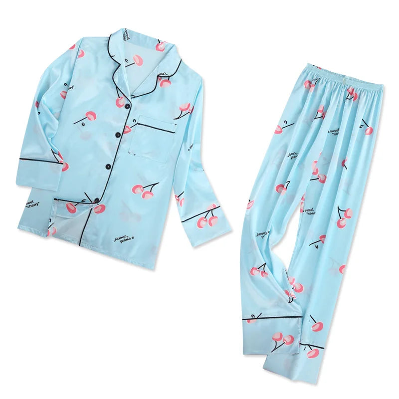 Pyjama Satin Femme 7 Pièces Col Revers Imprimé Cerises — Soie Douce