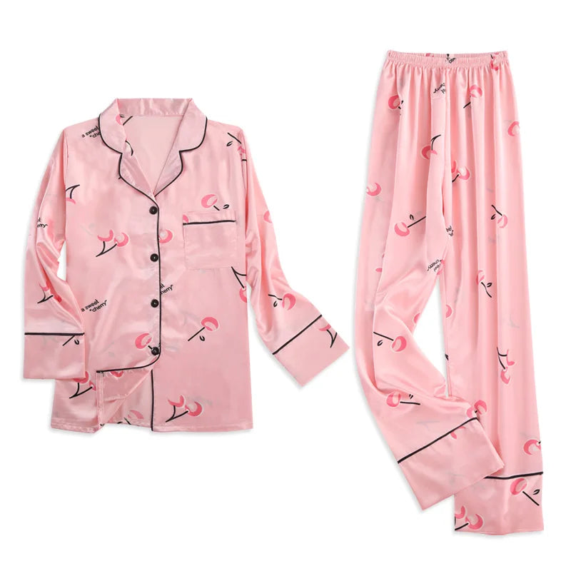 Pyjama Satin Femme 7 Pièces Col Revers Imprimé Cerises — Soie Douce