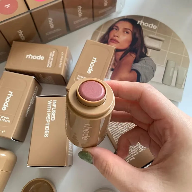 Fond de Teint Cushion Blush & Lip Gloss — Coque iPhone 17/16, Maquillage Naturel