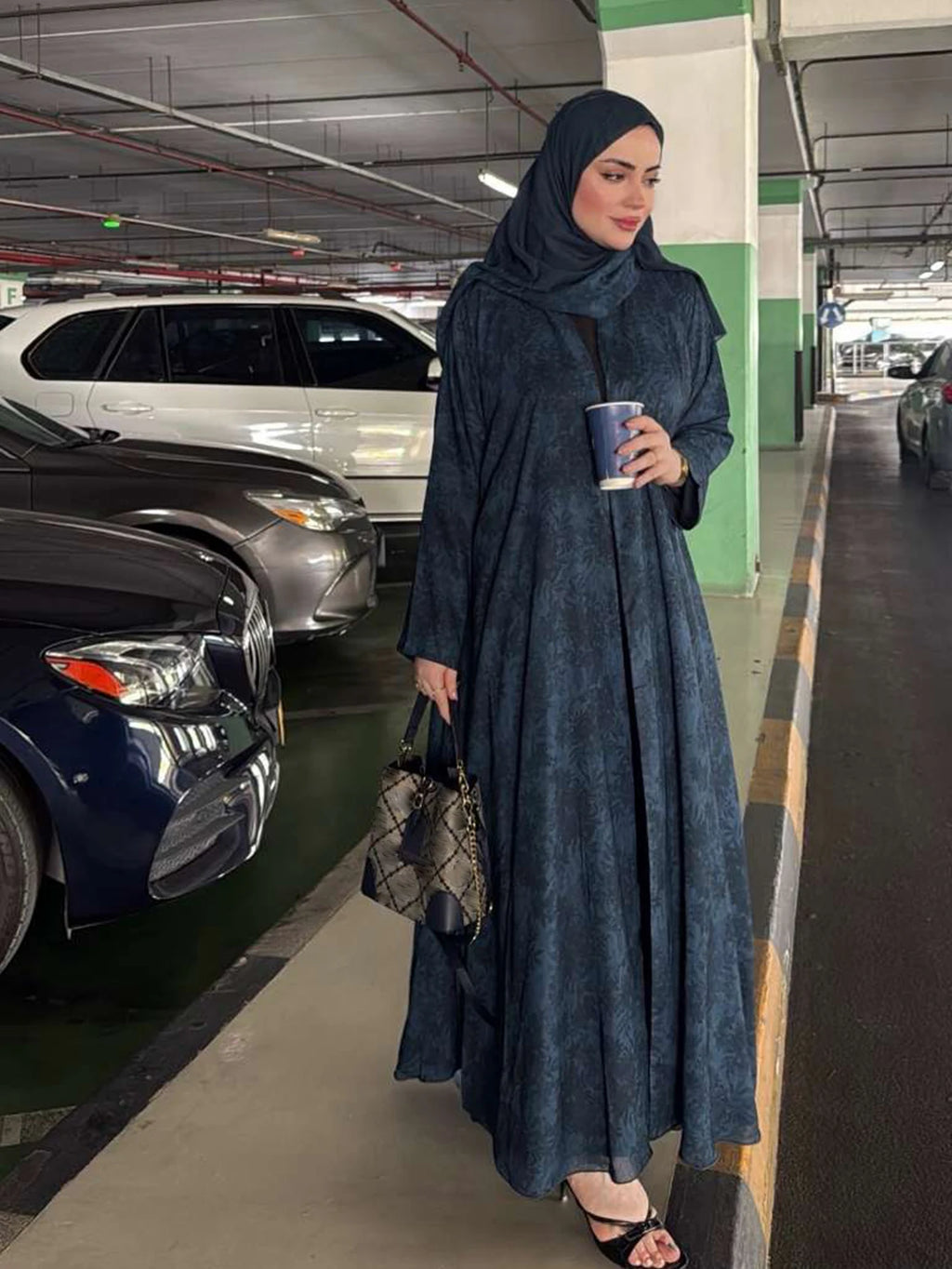 Abaya Longue Manches Longues Femme Musulmane — Robe Imprimée avec Foulard, Moyen-Orient