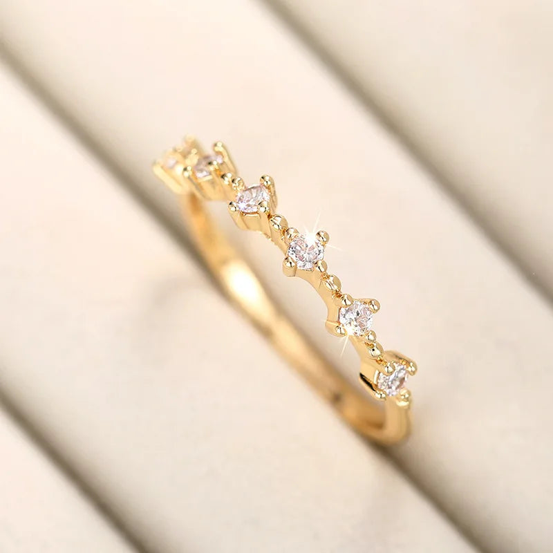 Huitan Bague Femme Zircon Cubique Minimaliste — Doré, Fine, Élégante