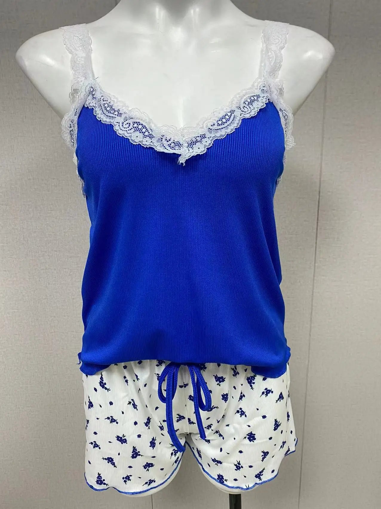 Ensemble Pyjama Femme Dentelle 2025 — Camisole & Short Slim, Rose Café Bleu