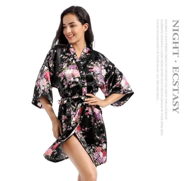 Robe de Chambre Kimono Satin Floral Femme — Mariée & Demoiselles d'Honneur, Spa & Mariage