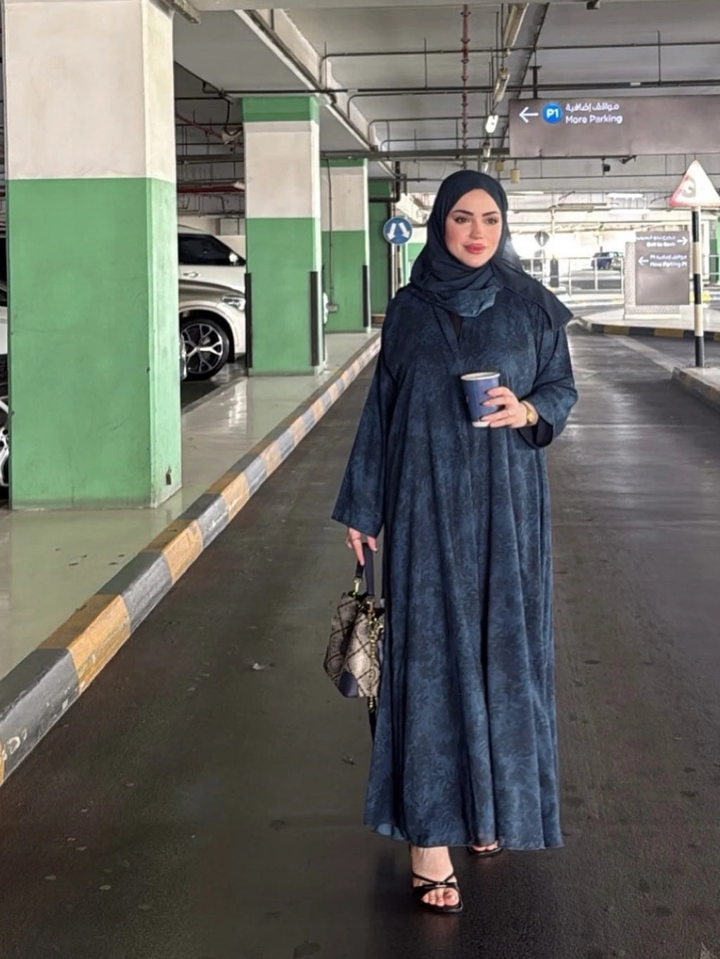 Abaya Longue Manches Longues Femme Musulmane — Robe Imprimée avec Foulard, Moyen-Orient