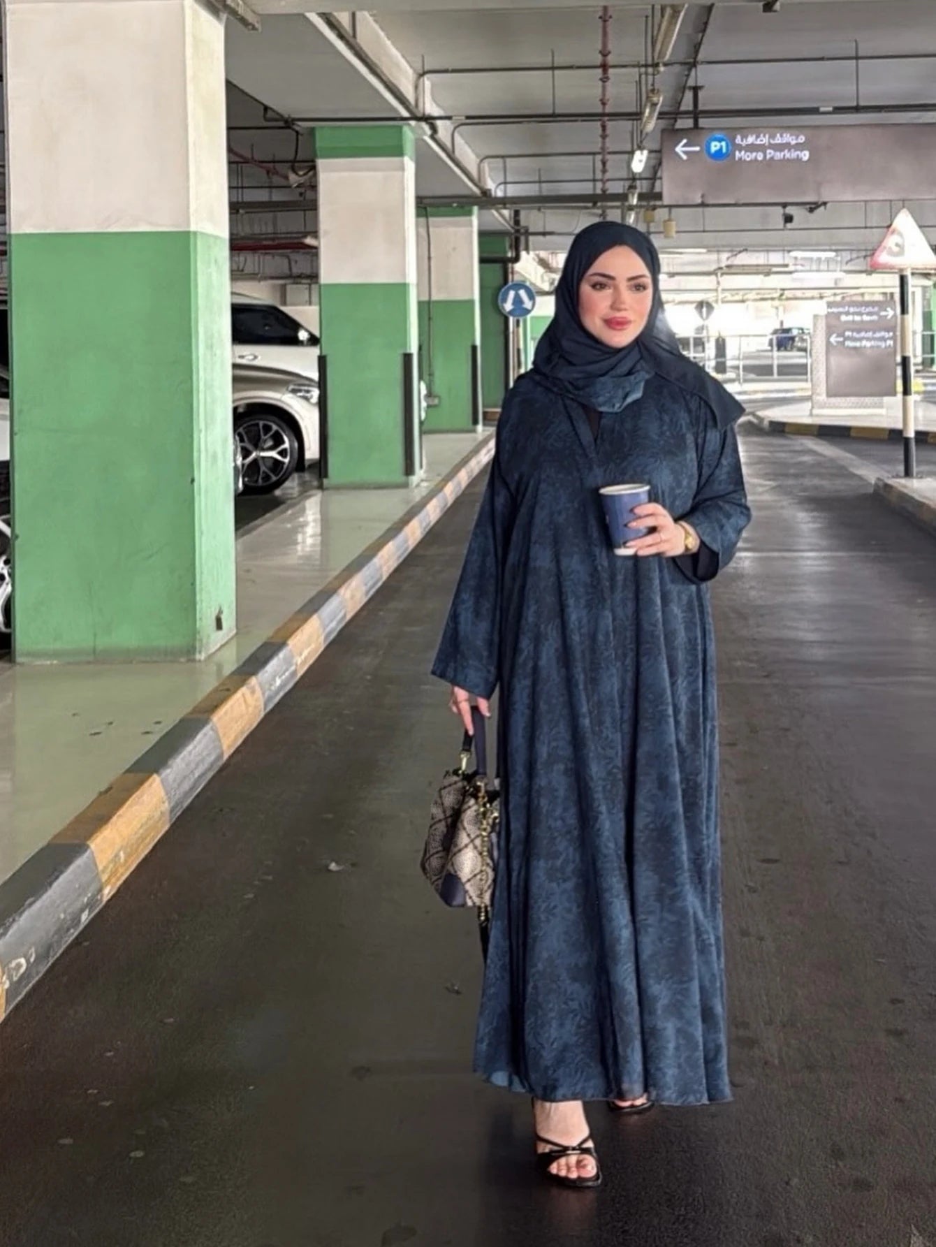 Abaya Longue Manches Longues Femme Musulmane — Robe Imprimée avec Foulard, Moyen-Orient