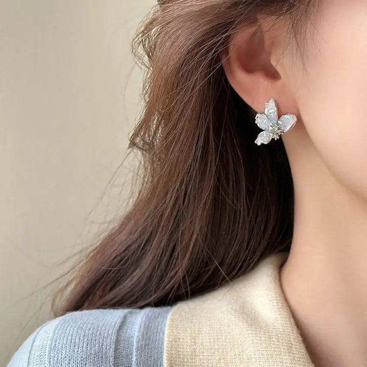 Boucles d'Oreilles Papillon Cristal Fleur Coréennes — Luxe Élégant, Cadeau Mariage