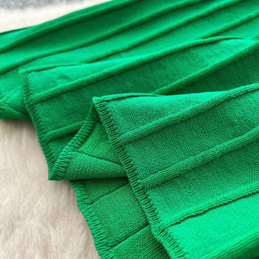 Robe Longue Tricotée Plissée Taille Haute — Bretelles, Sans Manches, Bodycon Élégante