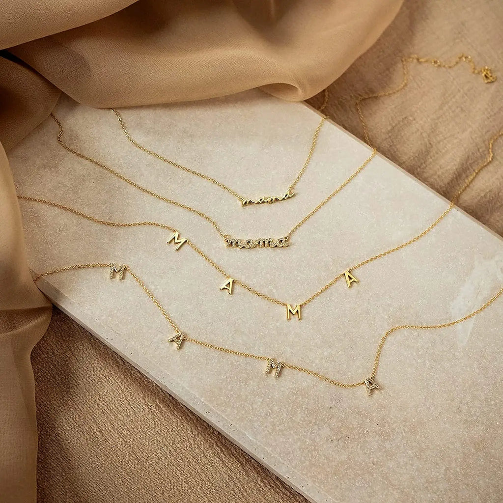 Collier MAMA en Acier Inoxydable Doré – Bijou Tendance Fête des Mères