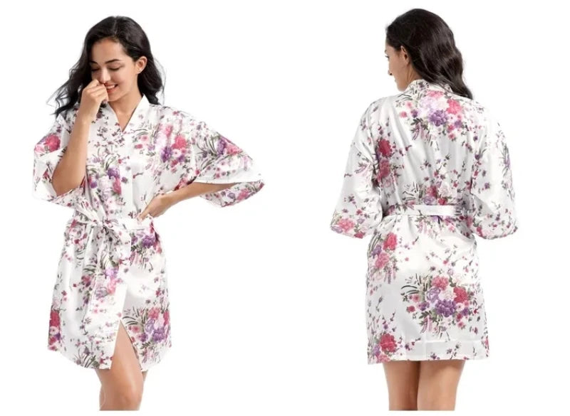 Robe de Chambre Kimono Satin Floral Femme — Mariée & Demoiselles d'Honneur, Spa & Mariage