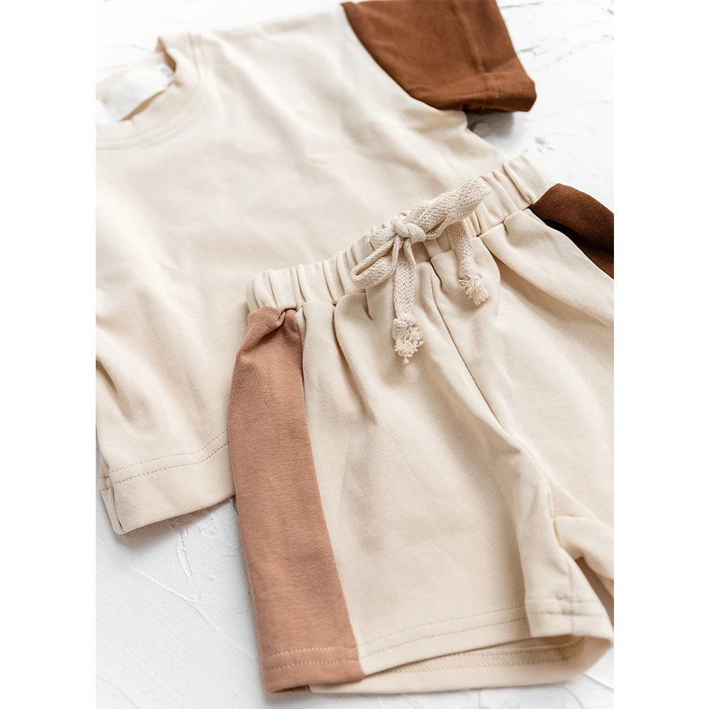 Ensemble 2 pièces bébé mixte – Top coton manches courtes & short bicolore coutures colorées, été 2025