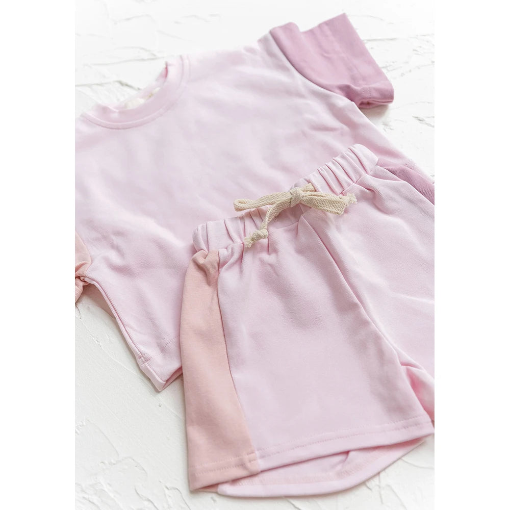 Ensemble 2 pièces bébé mixte – Top coton manches courtes & short bicolore coutures colorées, été 2025