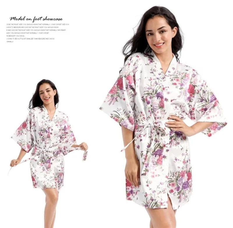 Robe de Chambre Kimono Satin Floral Femme — Mariée & Demoiselles d'Honneur, Spa & Mariage