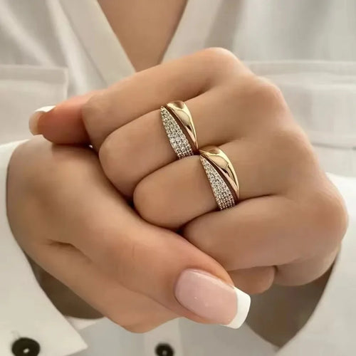 خاتم نسائي مطلي بالذهب على شكل شمس — حجر طبيعي، نسيج معدني مجوف، عصري