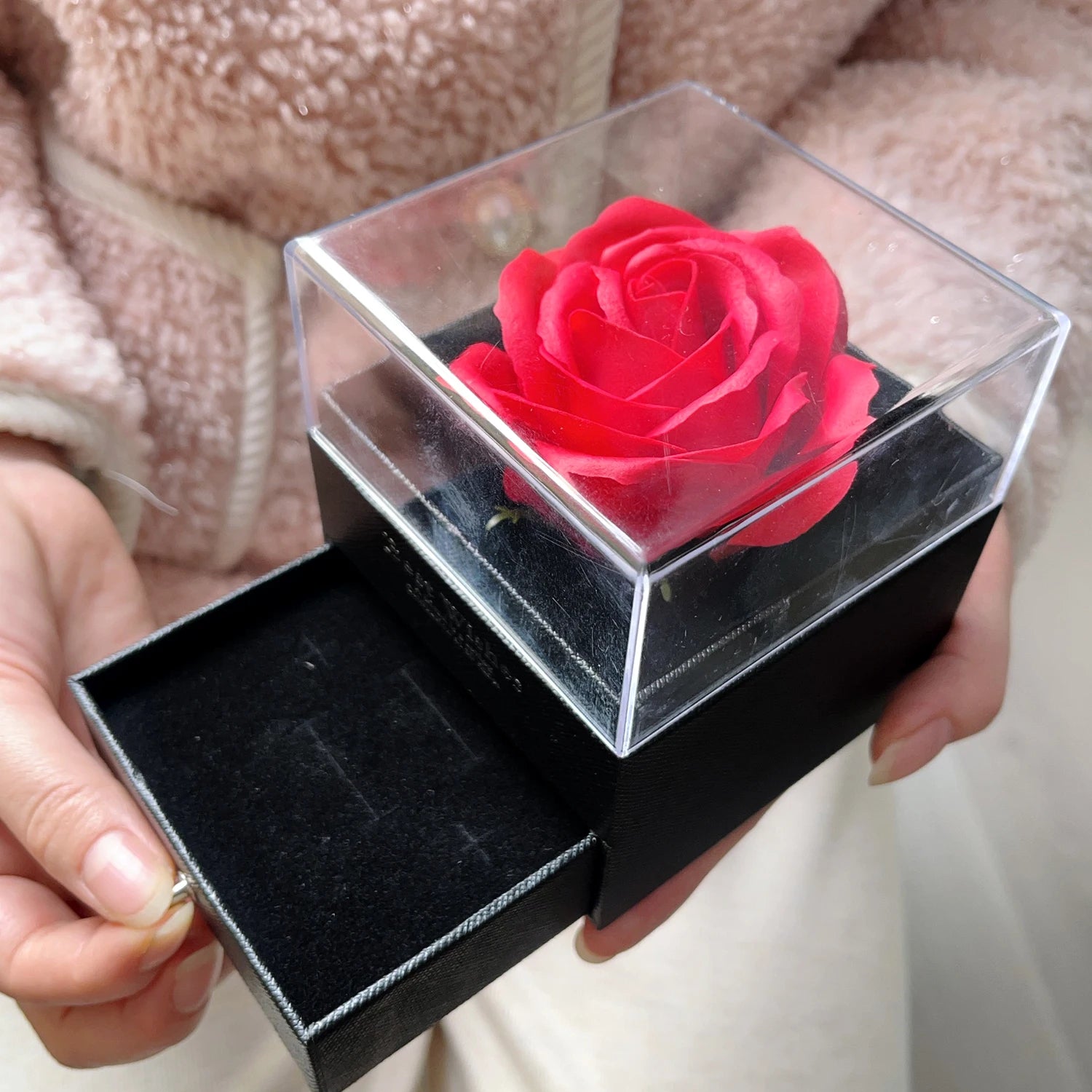 Coffret Cadeau Saint-Valentin 2025 — Collier Cœur Scintillant & Boîte Rose Luxueuse