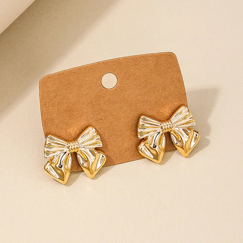 Boucles d'Oreilles Clou Nœud Métal Doré — Acier Inoxydable, Cadeau Femme & Fille