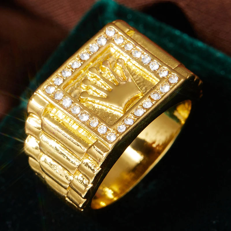 Bague Homme Luxe Couronne Zircon Dorée — Style Rétro, Glamour, Accessoire Mode