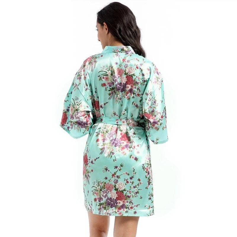 Robe de Chambre Kimono Satin Floral Femme — Mariée & Demoiselles d'Honneur, Spa & Mariage