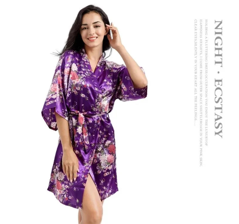 Robe de Chambre Kimono Satin Floral Femme — Mariée & Demoiselles d'Honneur, Spa & Mariage