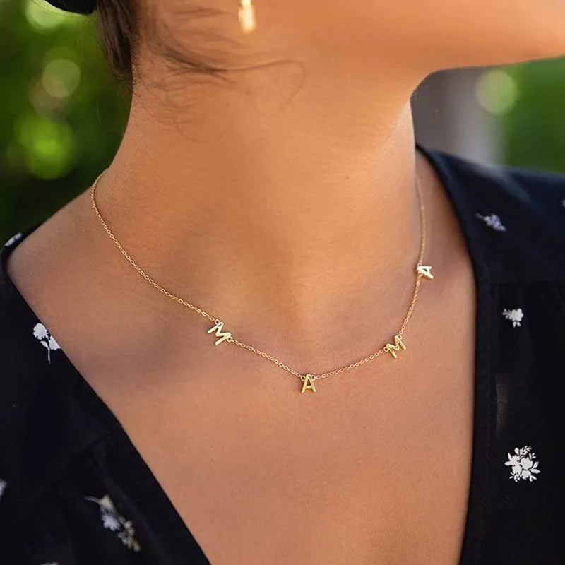 Collier MAMA en Acier Inoxydable Doré – Bijou Tendance Fête des Mères