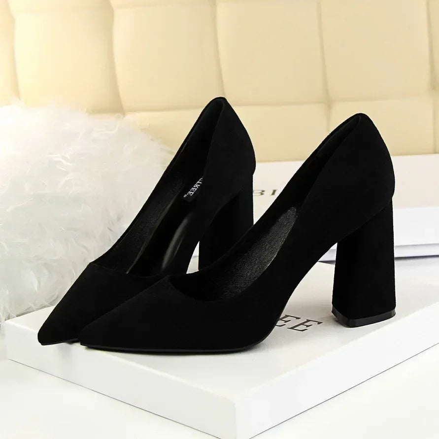 Escarpins Suède Talon Bloc 8.5cm Femme — Rouge Kaki, Soirée Danse Nightclub