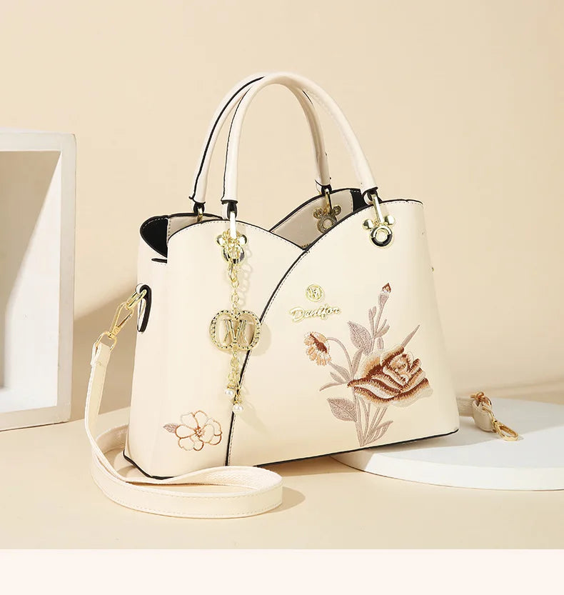 Sac Tote Bag Brodé Œillet – Cadeau Fête des Mères & Anniversaire Maman
