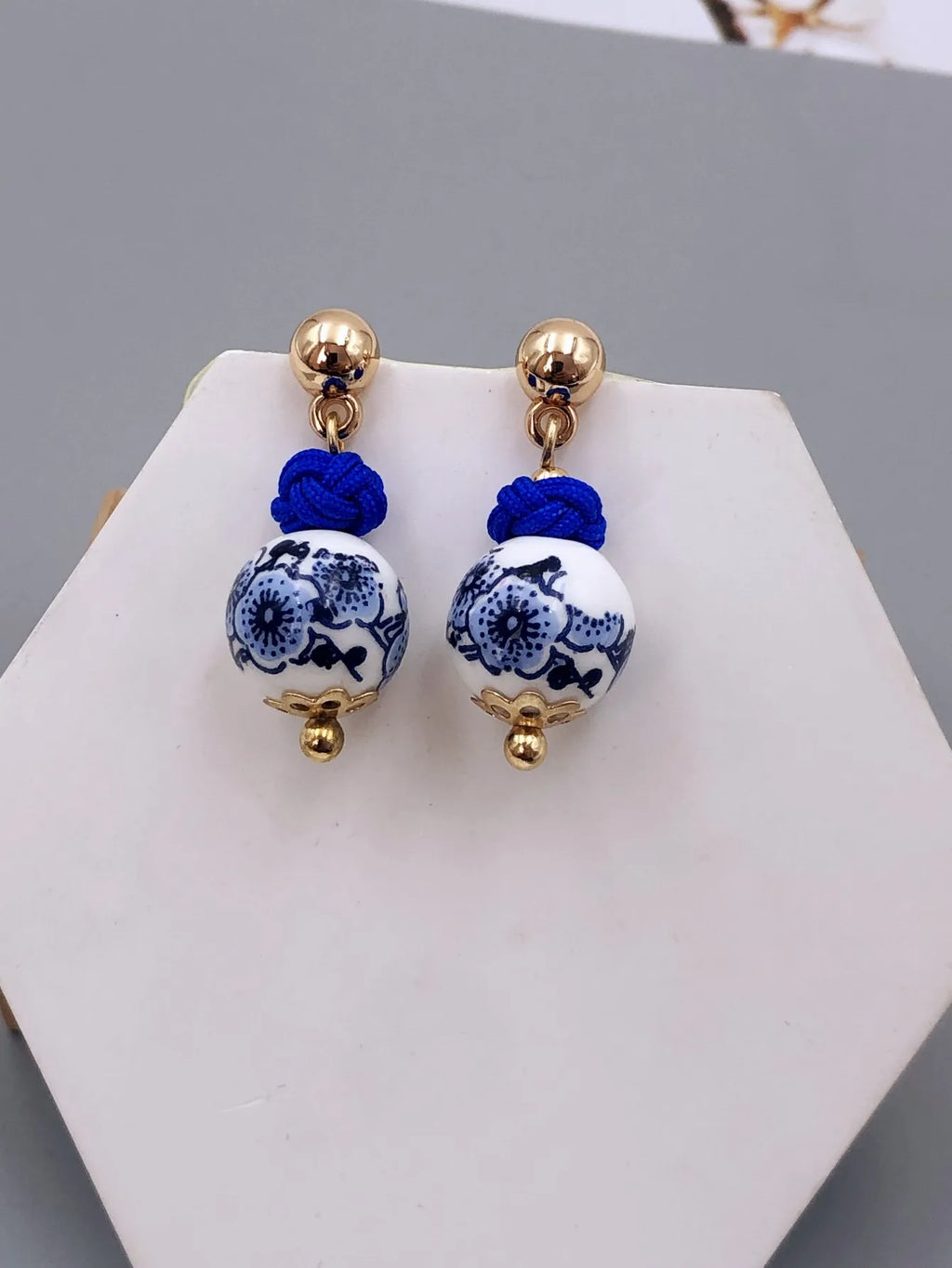 Boucles d'Oreilles Clou Céramique Style Chinois — Porcelaine Bleu & Blanc, Femme