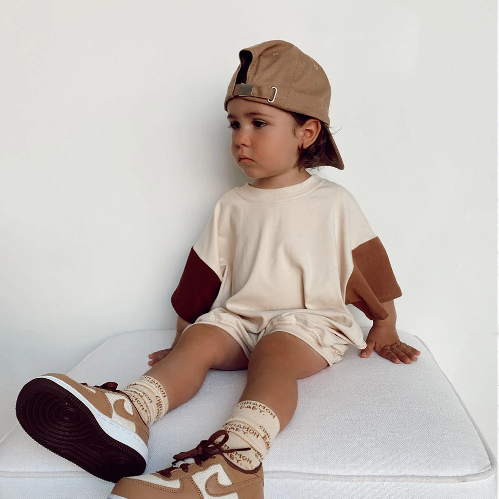 Ensemble 2 pièces bébé mixte – Top coton manches courtes & short bicolore coutures colorées, été 2025