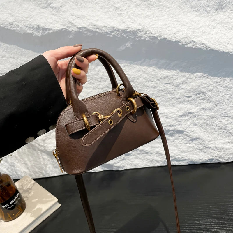 حقيبة ميني شل فاخرة للنساء — حقيبة كتف صغيرة بتصميم مشبك حزام