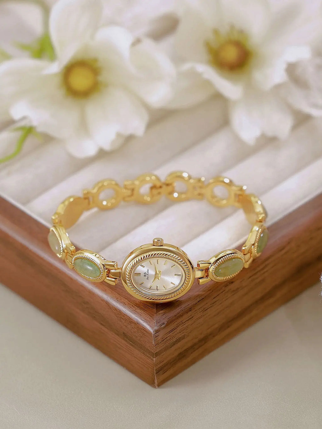 Montre Femme Luxe Strass Ovale — Bracelet Doré, Quartz, Top Marque 2025
