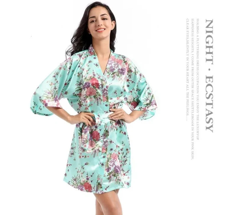 Robe de Chambre Kimono Satin Floral Femme — Mariée & Demoiselles d'Honneur, Spa & Mariage