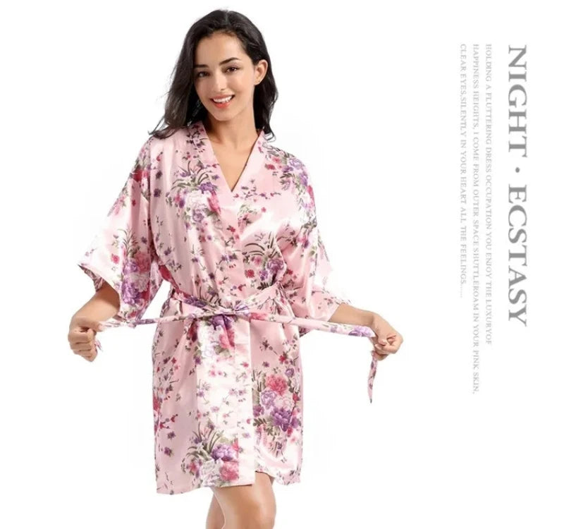 Robe de Chambre Kimono Satin Floral Femme — Mariée & Demoiselles d'Honneur, Spa & Mariage