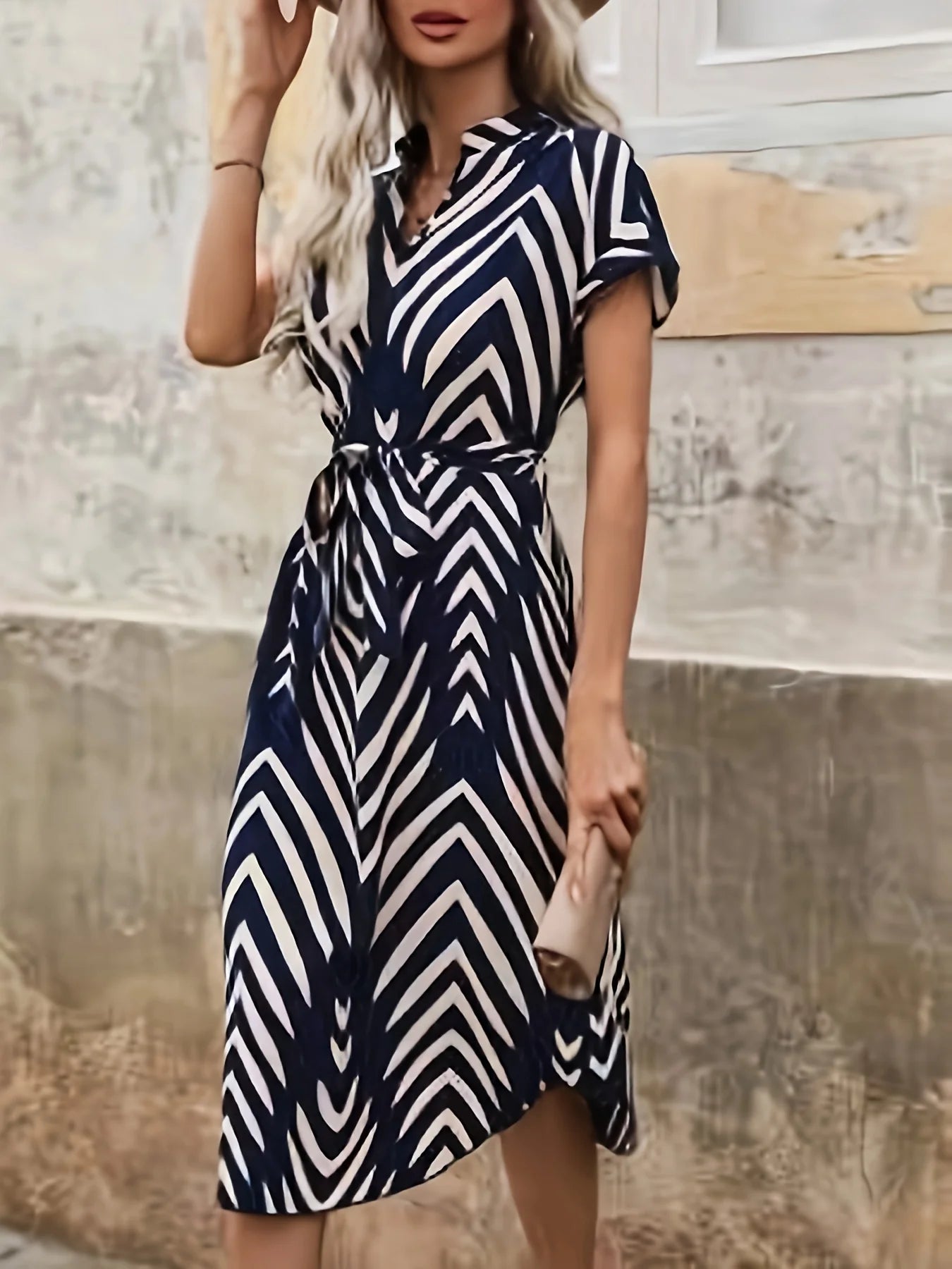 Robe Femme Col V Rayée Ceinture 2024 — Manches Courtes, Décontractée & Élégante