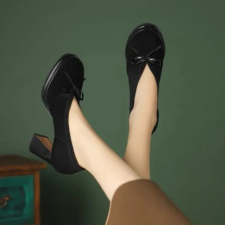 Escarpins Femme Suède Noeud Slip-On 2026 — Talon Haut Arrondi, Léger & Confortable