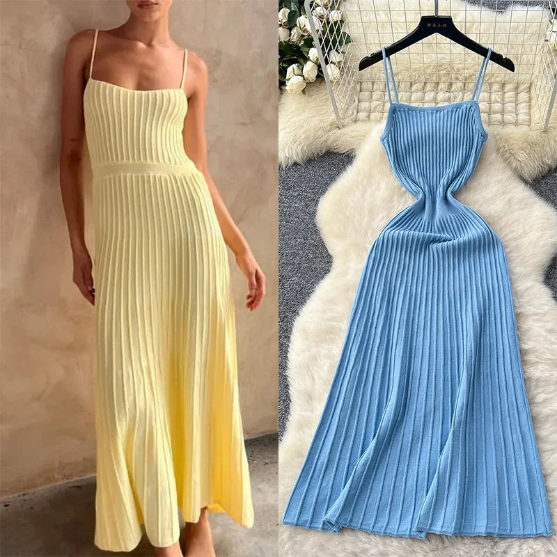 Robe Longue Tricotée Plissée Taille Haute — Bretelles, Sans Manches, Bodycon Élégante
