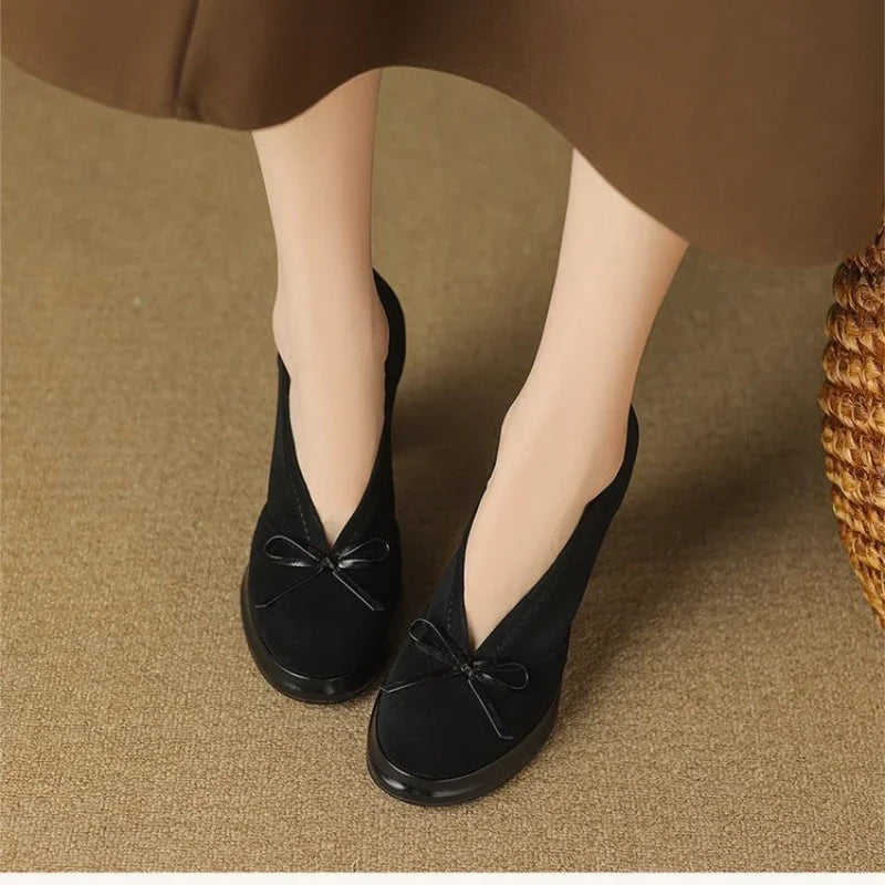 Escarpins Femme Suède Noeud Slip-On 2026 — Talon Haut Arrondi, Léger & Confortable