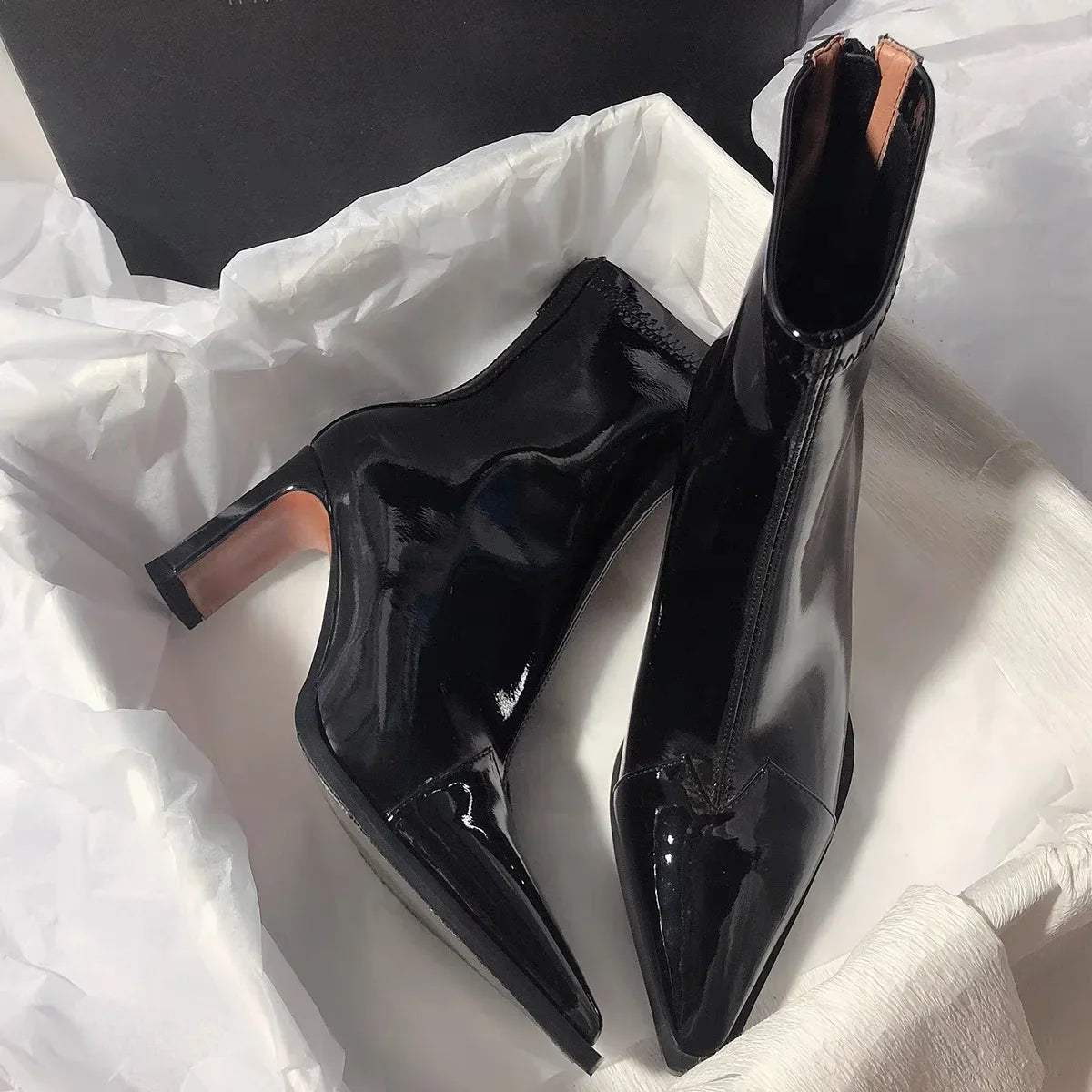 Bottines Chelsea Femme Talon Haut Bout Pointu — Style Goth, Hiver 2024