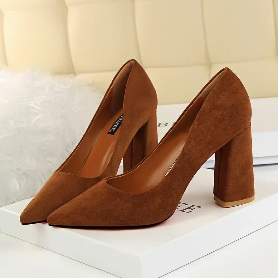 Escarpins Suède Talon Bloc 8.5cm Femme — Rouge Kaki, Soirée Danse Nightclub