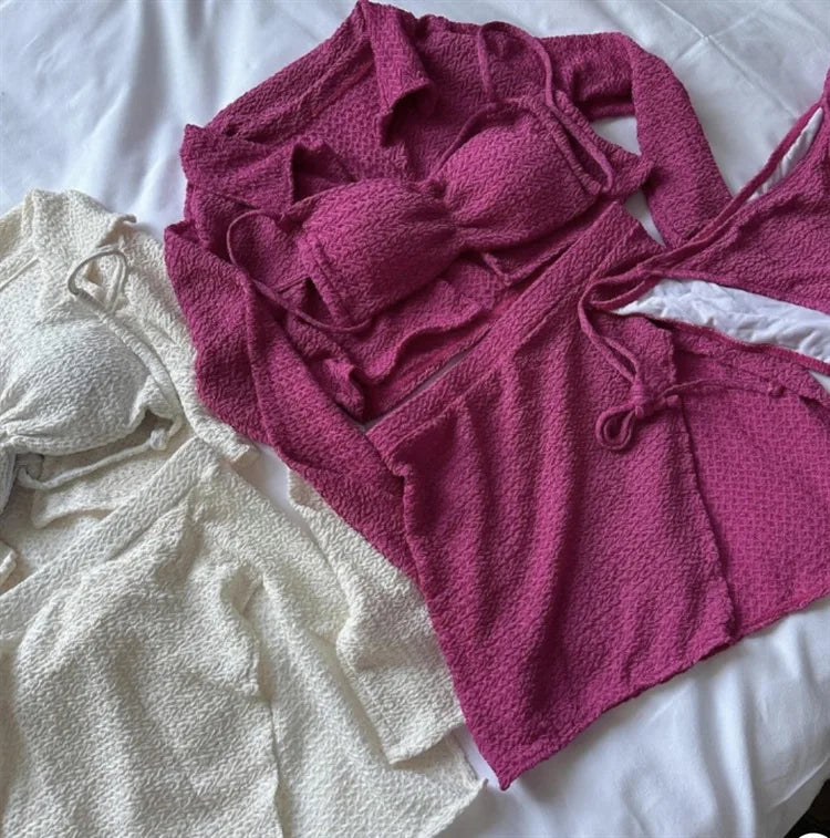 Bikini Bandeau Rose Coréen 4 Pièces — Manches Longues, Mini Jupe, Maillot de Bain