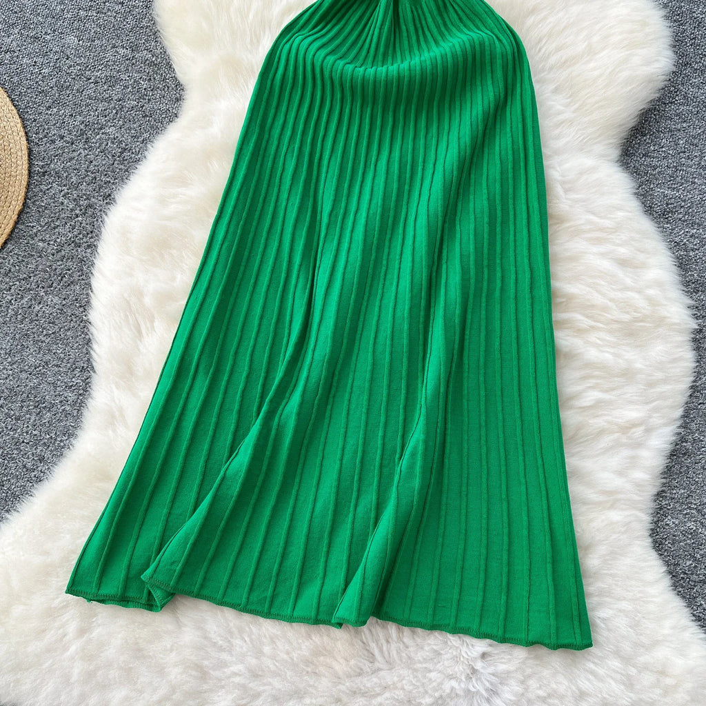 Robe Longue Tricotée Plissée Taille Haute — Bretelles, Sans Manches, Bodycon Élégante